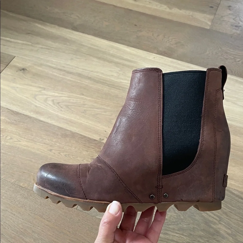 Sorel Lea Wedge Ankle Boots In Redwood/Black Women’s Size 10